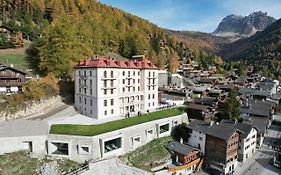 Grand Hotel Du Cervin - Auberge De Jeunesse Et Spa